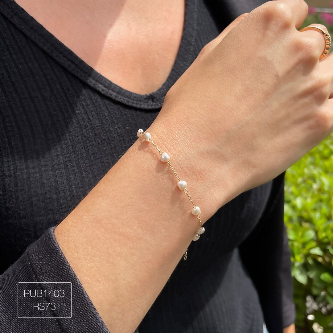 Pulseira de Pérolas de Coração Lisa Dourada